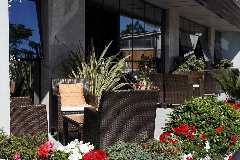 Hotel Gardenia Ріміні Екстер'єр фото