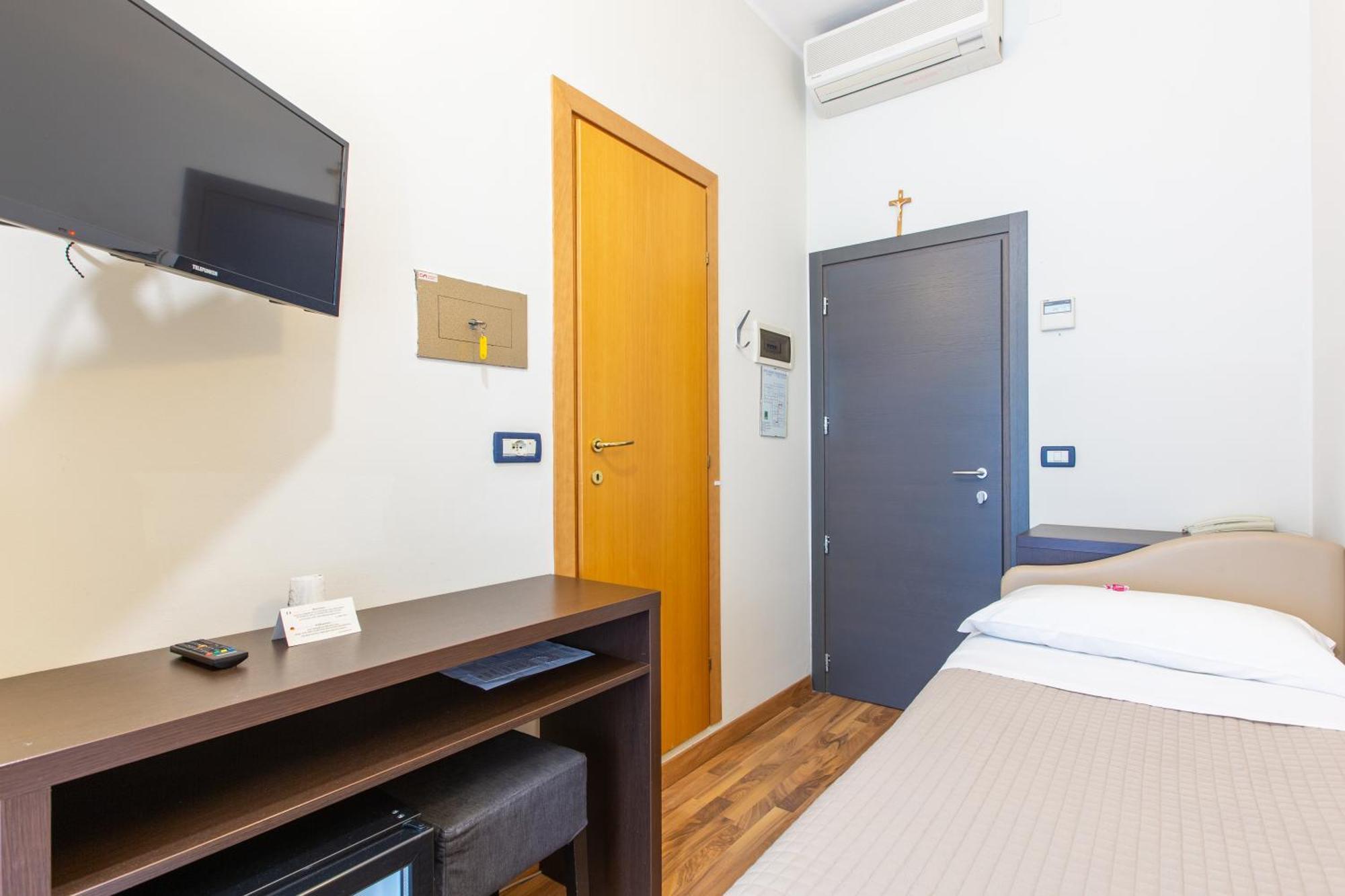 Hotel Gardenia Ріміні Екстер'єр фото