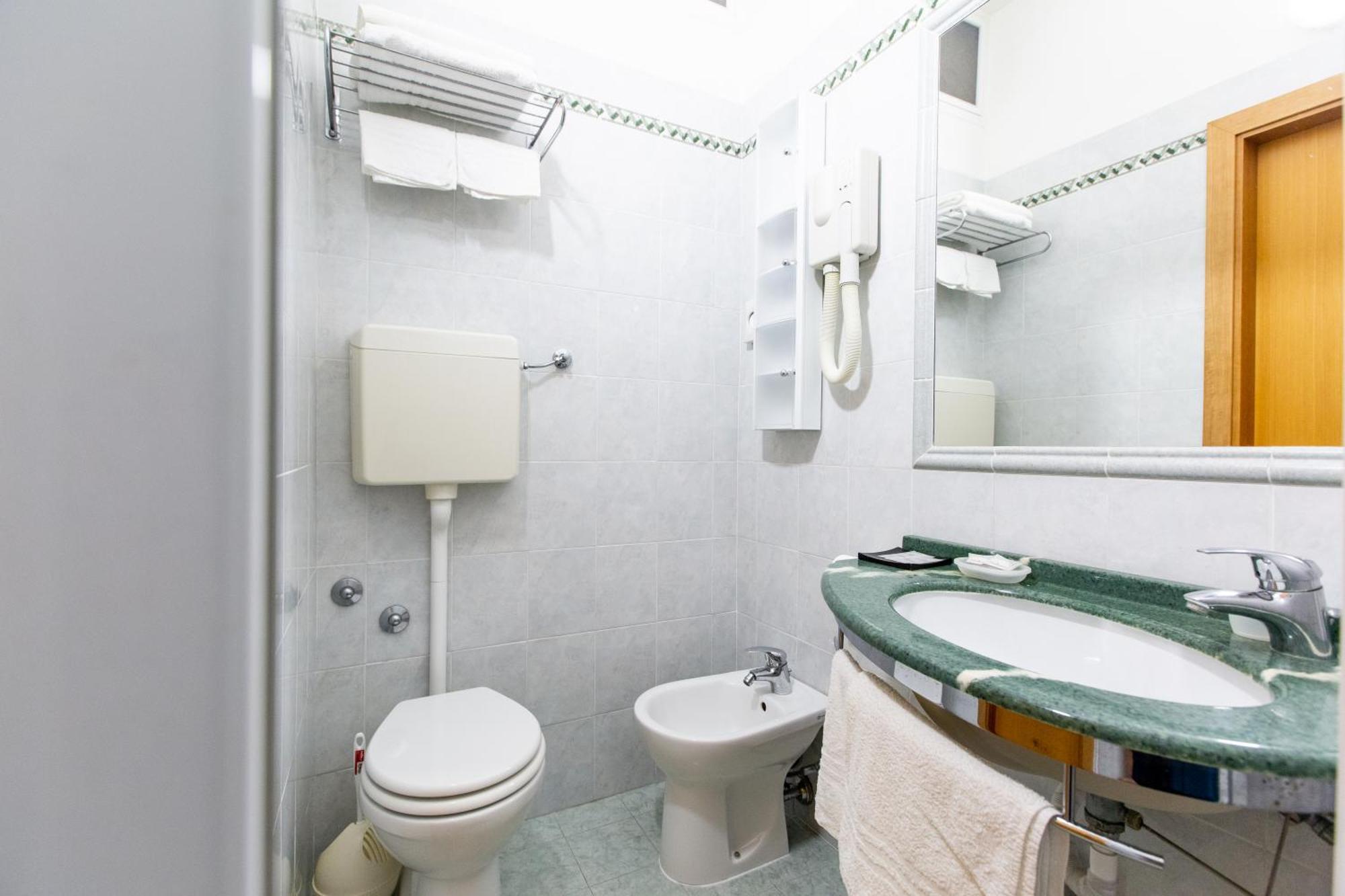 Hotel Gardenia Ріміні Екстер'єр фото