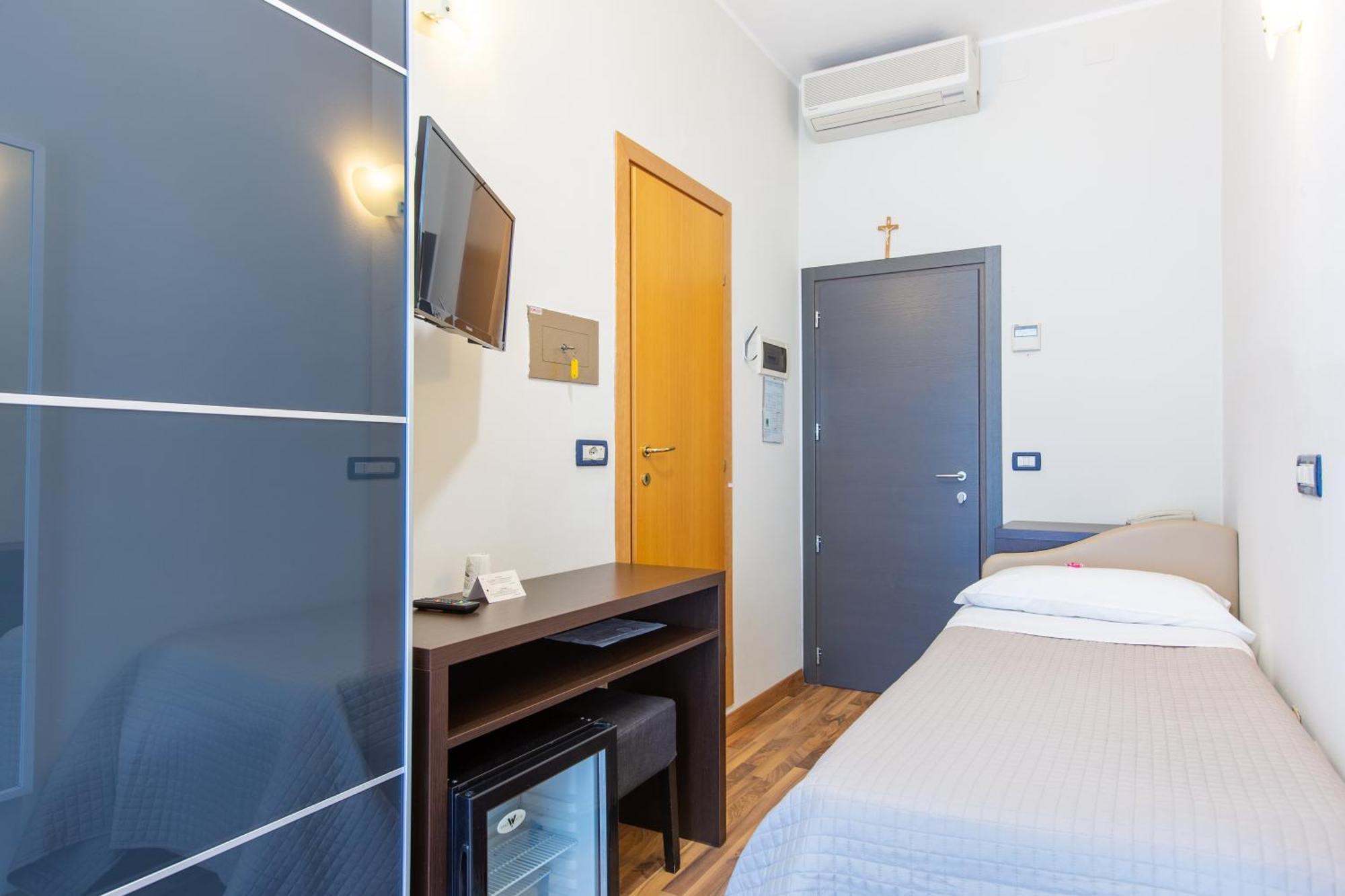 Hotel Gardenia Ріміні Екстер'єр фото