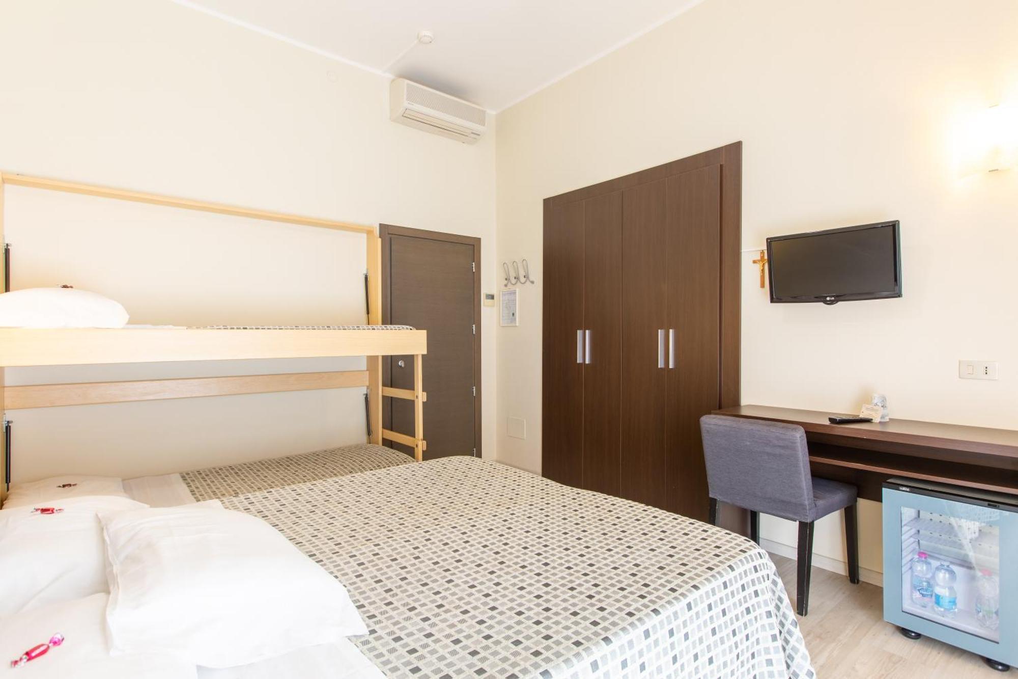 Hotel Gardenia Ріміні Екстер'єр фото