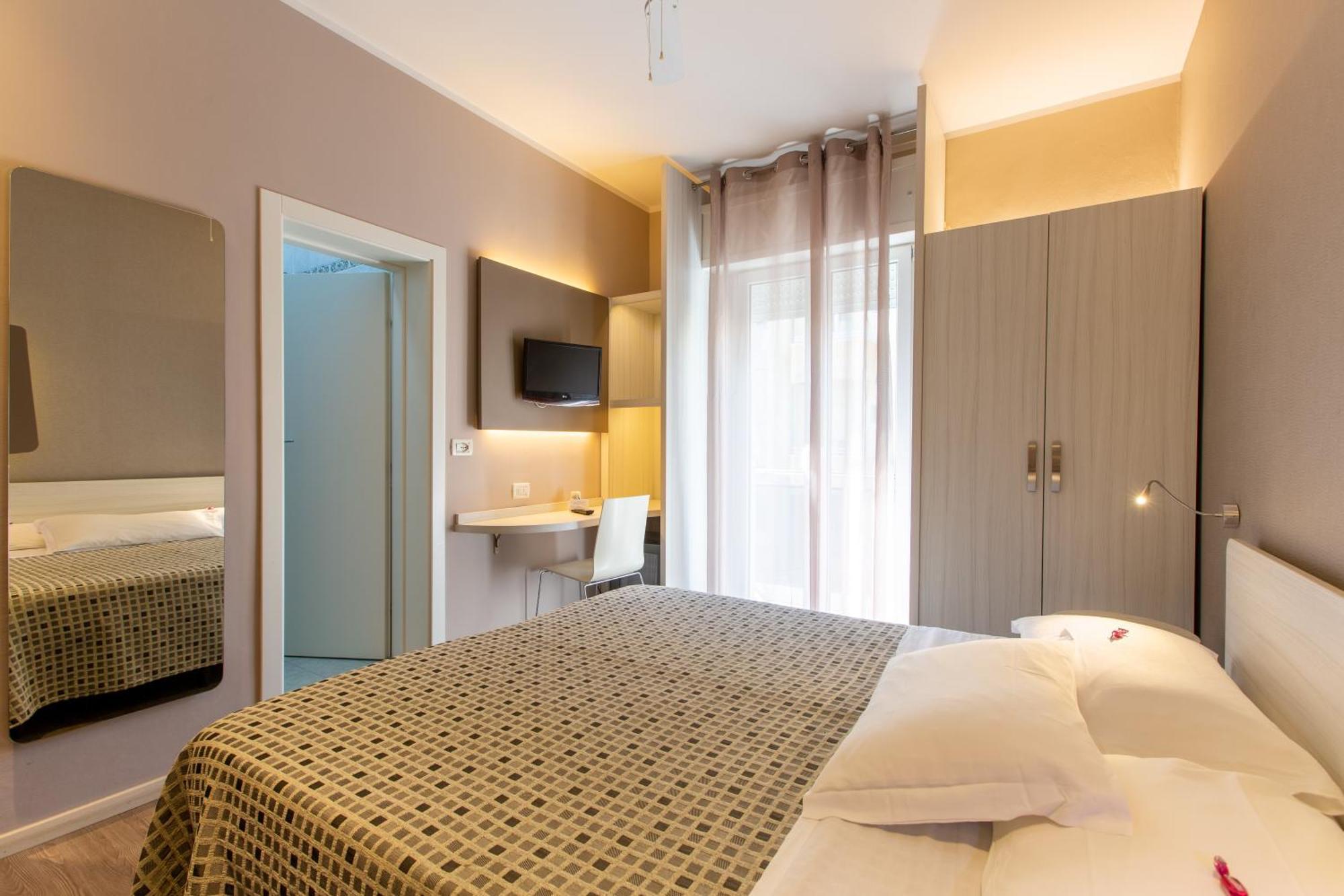 Hotel Gardenia Ріміні Екстер'єр фото