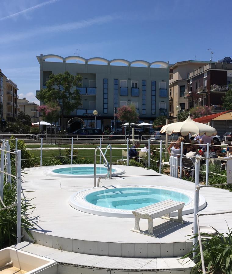Hotel Gardenia Ріміні Екстер'єр фото